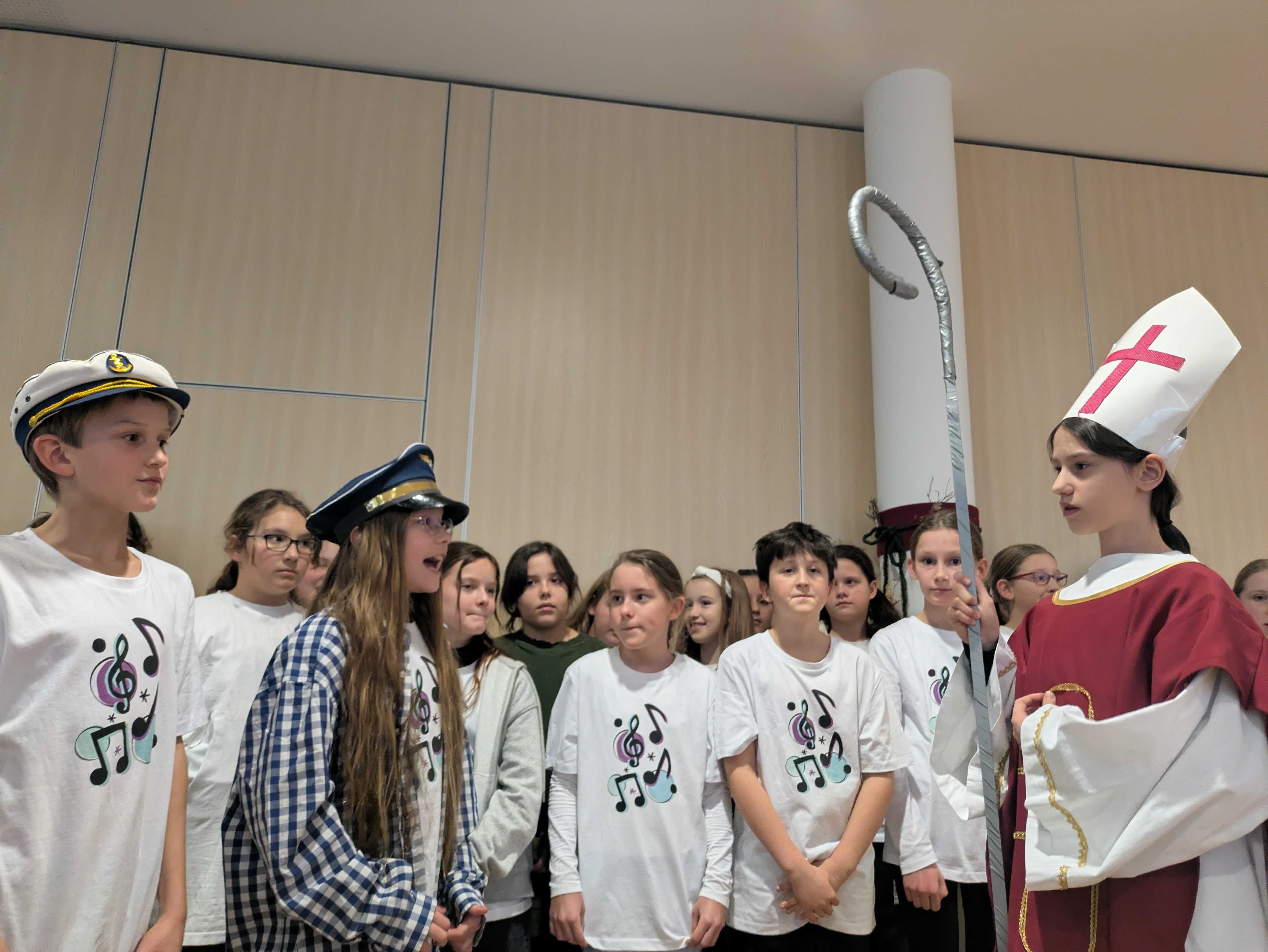 PXL 20251203 121923063